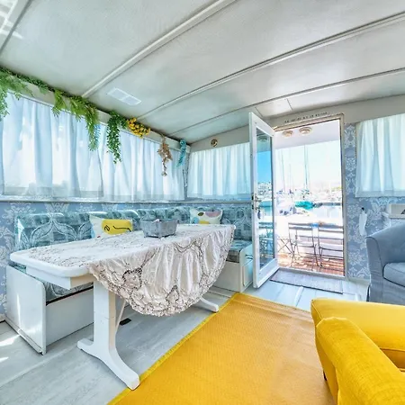 Dom wakacyjny Houseboat Isurus Quinto *