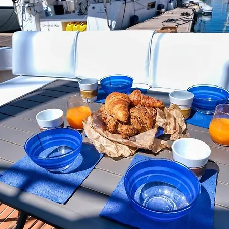Houseboat Isurus Quinto Dom wakacyjny *