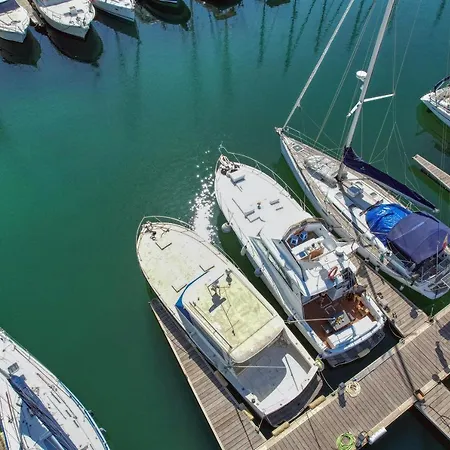 Houseboat Isurus Quinto Dom wakacyjny *