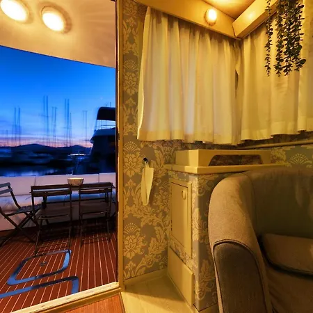 Dom wakacyjny Houseboat Isurus Quinto *